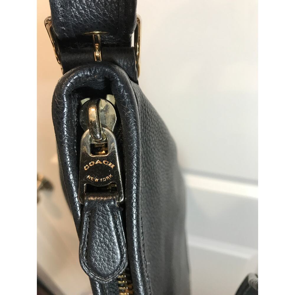 Coach Hobo Shoulder Bag in Black Pebbled Leather EUC - Picture 9 of 9